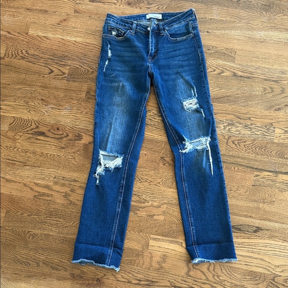 Trendy Distressed Ankle Jeans in Classic Blue - Picture 4 of 4